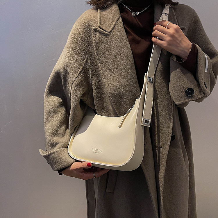 ショルダーバッグ レディース 斜めがけ 革 安い