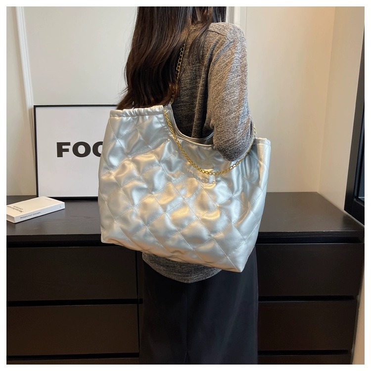 トートバッグ 人気 40代 通勤